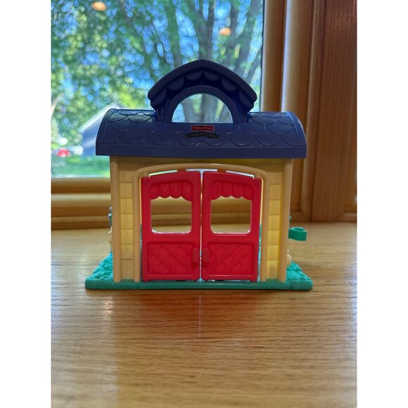 Fisher-Price Little People Playtime Pals Tea Party Playset 4 Figures - Picture 2 of 9